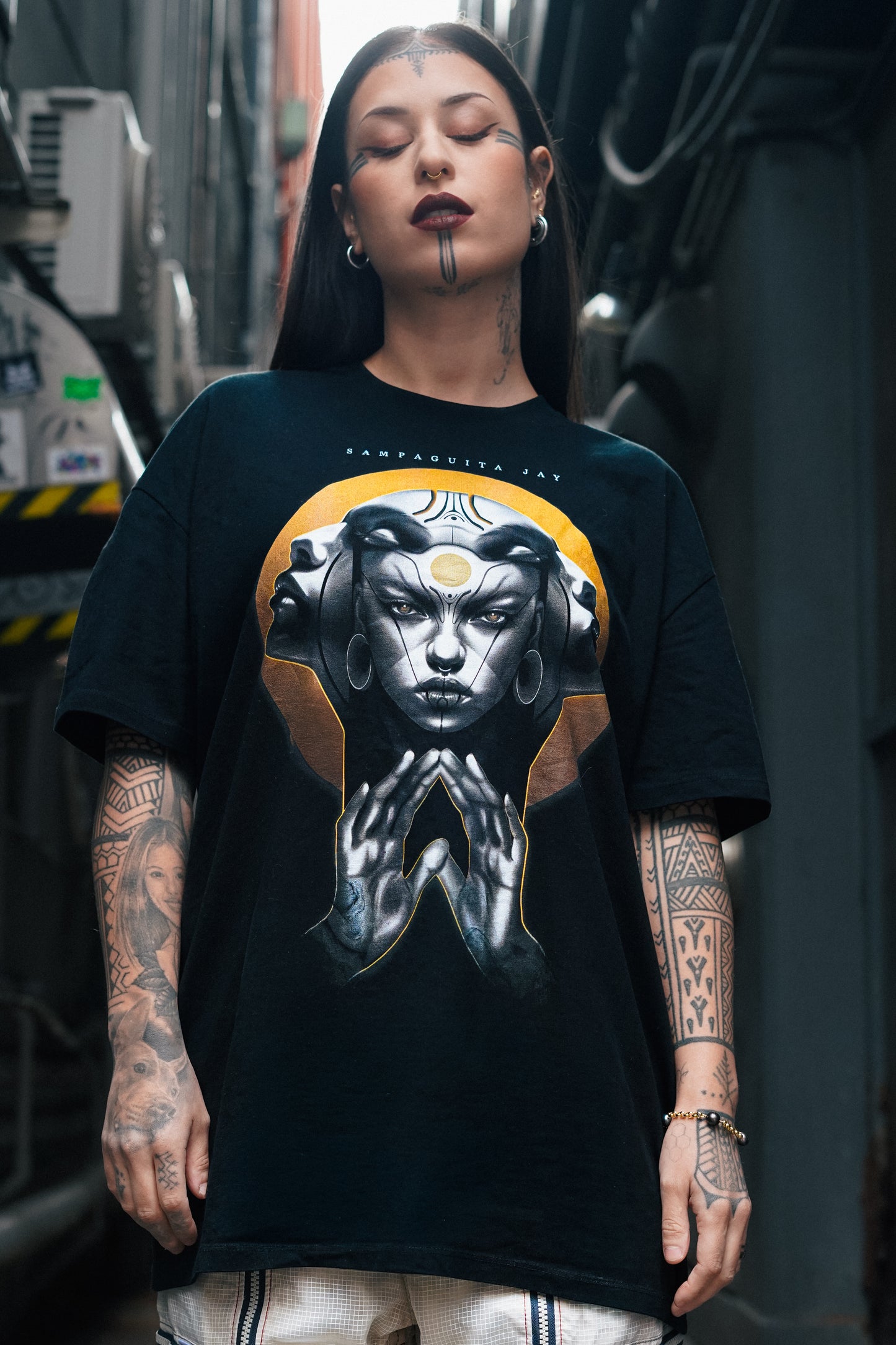 T-Shirt - Solar - Black | Signed Edition